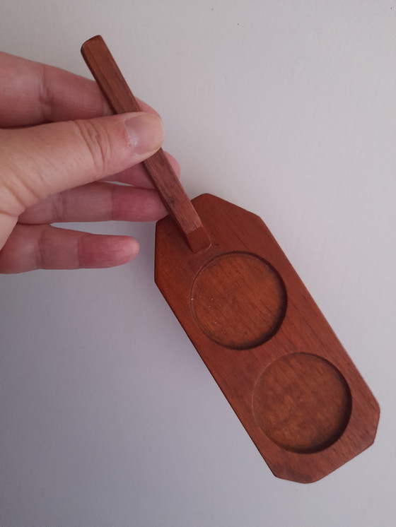 Image 1 of Pepe e sale su un espositore in teak