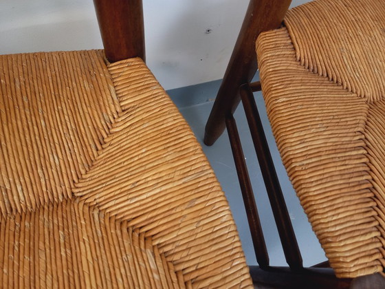 Image 1 of Set van 4 vintage brutalistische stoelen van hout en stro uit de jaren 60.