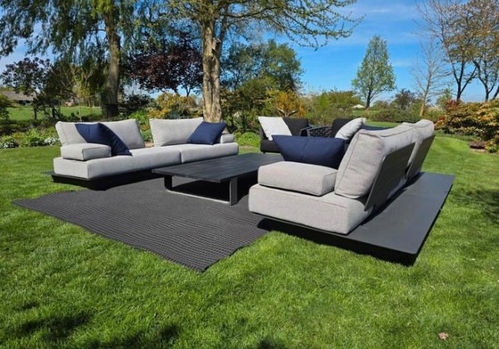 Image 1 of Set completo di divani, sedie, tavolo e braccioli Manutti Air Lounge modulari