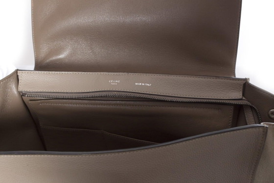 Image 1 of Borsa Celine modello Trapeze, color beige.