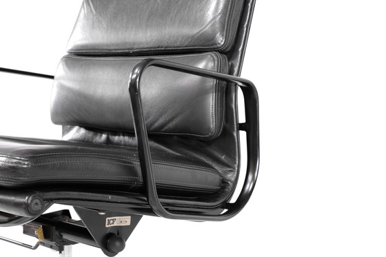 Image 1 of Soft Pad Chair "EA 219" Charles Ray Eames, USA 1969.