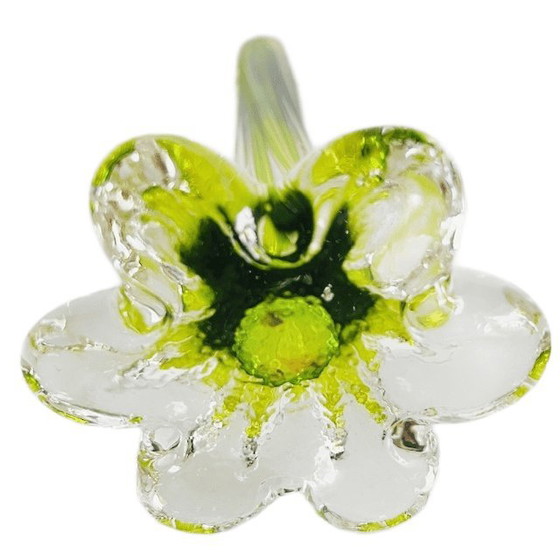 Image 1 of Vase vintage en verre vert torsadé, style milieu du siècle, années 1950