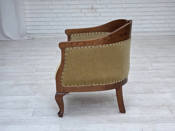 Image 1 of 1960er Jahre, dänischer Beistell-/Kindersessel, hellgrüner Möbelvelours, Eichenholz.