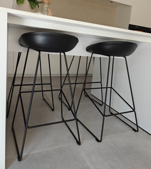 4 x Bar Stool Hay AAS39 Black Leather 75cm – barkrukken