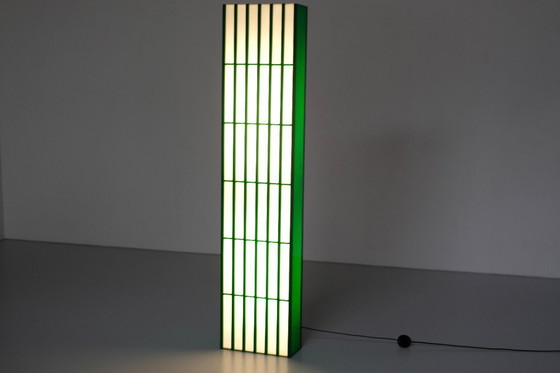 Image 1 of Lampadaire rectangulaire en plexiglas vert et blanc, Italie - années 1970