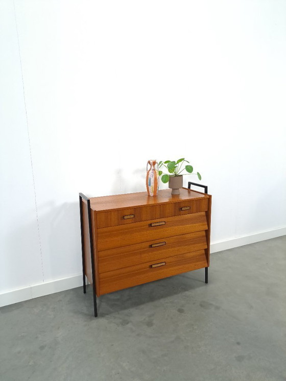 Image 1 of Teak schoenenkast met zwart metalen poten, nr. 1