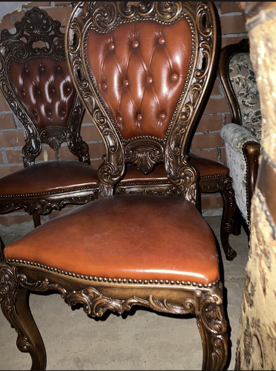 4 Sedie da pranzo barocche in pelle – Legno (photo 6 of 15)
