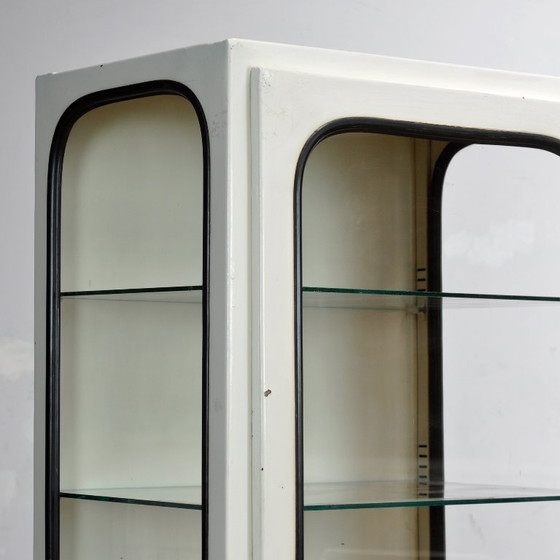 Armoire médicale vintage, années 1970 – Vitrines, Glass, Metal (photo 5 of 9)