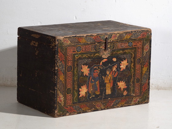 Baule cinese antico dipinto in legno di pino – Cina, circa 1900 – Armadi contenitori (photo 9 of 40)