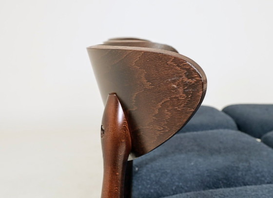 Image 1 of Moderne set van 6 eetkamerstoelen, blauw marine bouclé en donker beukenhout