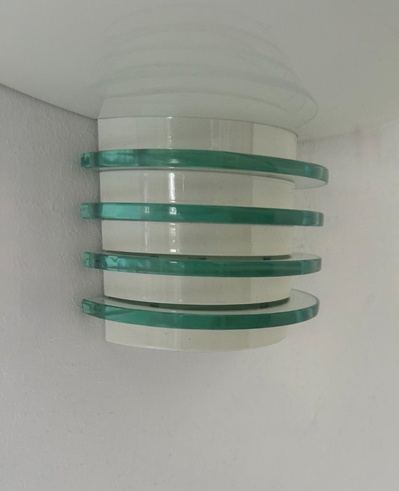 Image 1 of Coppia di applique postmoderniste, metallo bianco e vetro, Francia 1980