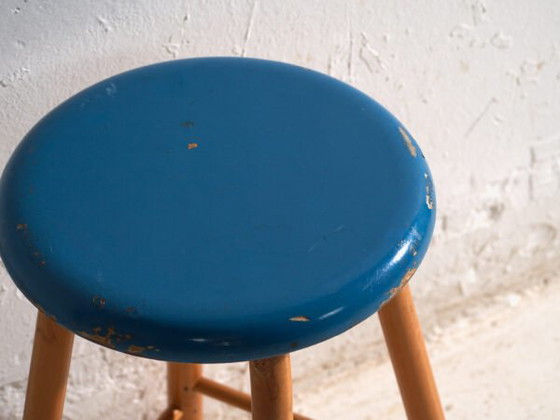 Taburete de madera antiguo con asiento redondo – Europa Central, circa 1950 – Rustic (photo 17 of 40)