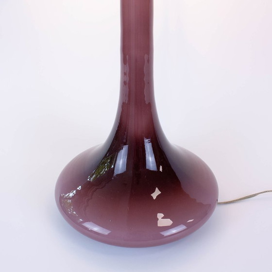 Image 1 of Lampe de table portugaise en verre opalin améthyste des années 1960