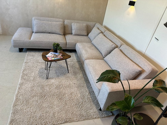 Image 1 of Lichtgrijze hoekbank 317x270cm