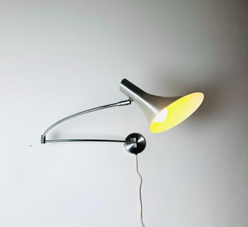 Applique murale à bras articulé en forme de trompette, par Hala Zeist, Pays-Bas, années 1980