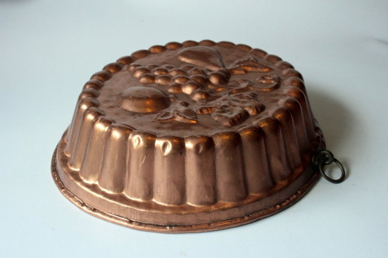 Large Copper Baking Mold with Hanging Hook from the 1960s - jelly mould, Decorative Objects, Metal, Red (photo 7 of 10)