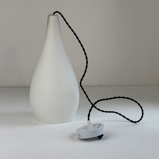 Image 1 of PAIRE D’ANCIENNES SUSPENSIONS EN OPALINE VINTAGE