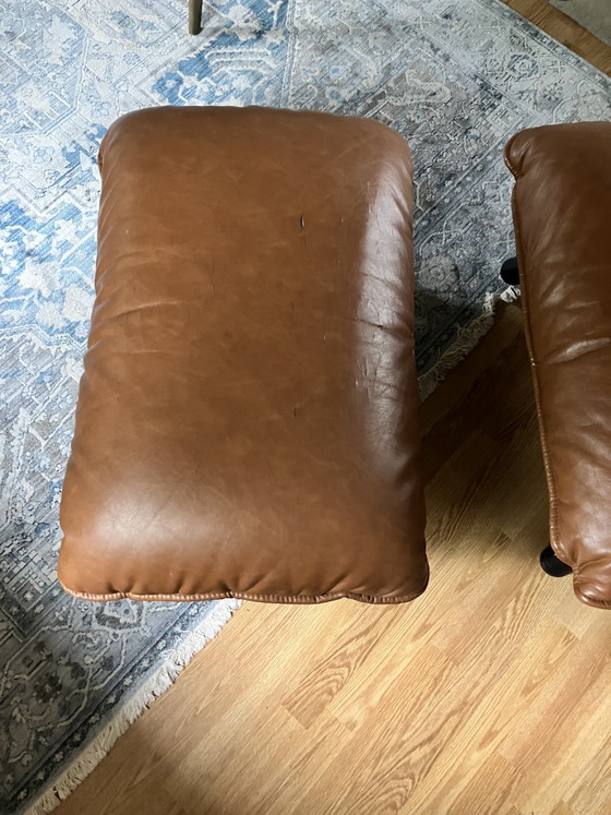 Zuiver Lazy Sack cognackleurige stoel en hocker – Fauteuils, Polyester (photo 6 of 9)
