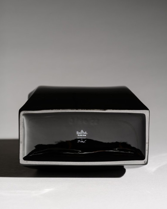 Image 1 of Duo van zwarte porseleinen vazen, Jan van der Vaart & Platt & Young voor Rosenthal, jaren 80.