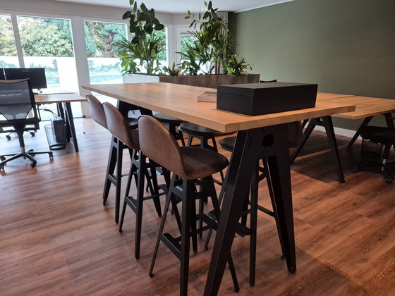 Image 1 of Complete kantoorinrichting met 6 werkplekken inclusief plantenbakken met planten