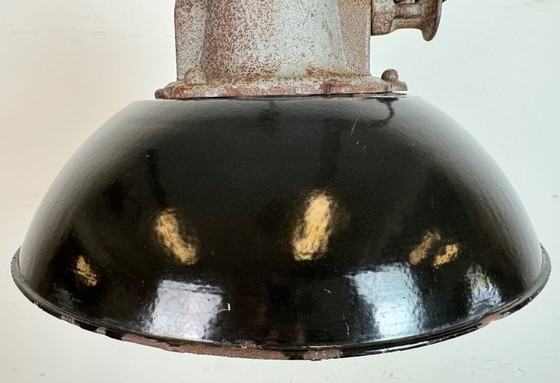 Image 1 of Lampada a sospensione industriale a gabbia in ghisa e smalto nero, anni '60
