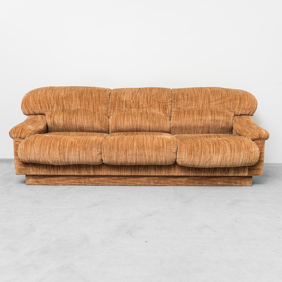 Image 1 of DIVANO 3 POSTI IN TESSUTO A COSTE ANNI ’70 VINTAGE MODERNARIATO