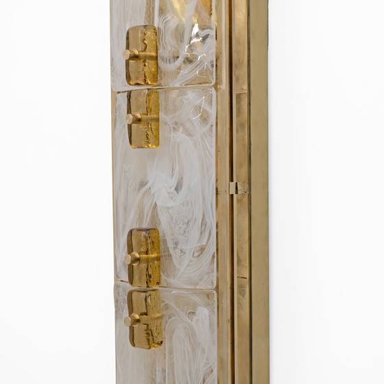 Image 1 of Coppia di applique moderne in ottone e vetro di Murano bianco latte e vetro ambra