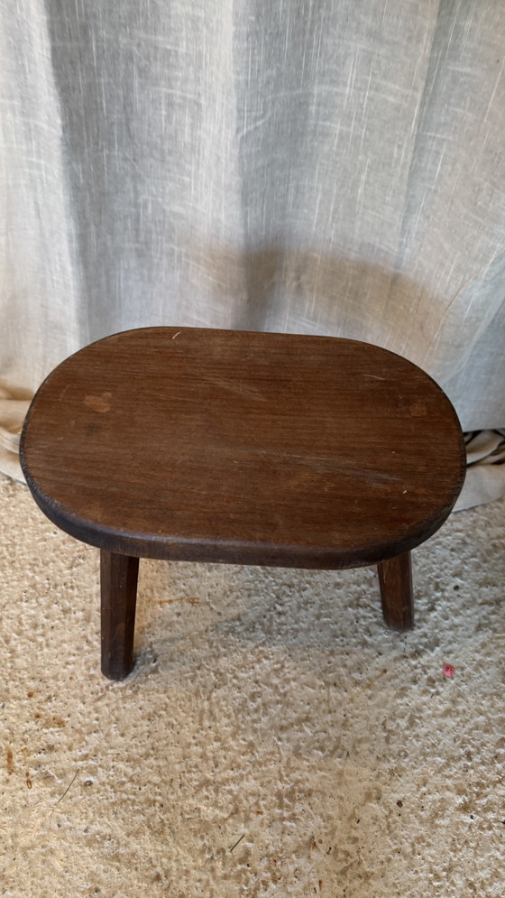 Image 1 of Ovaler Bauernhocker Vintage
