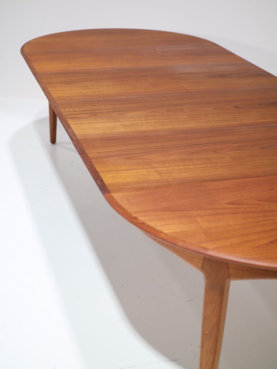Image 1 of Extendable dining table Henning Kjaernulf model 62 Sorø