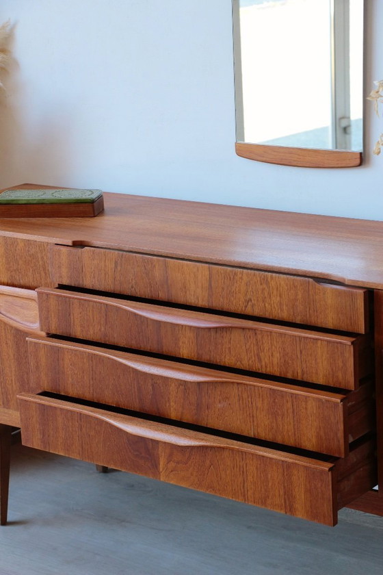 Image 1 of Skandinavisches Teak-Sideboard, 1960er Jahre - Restauriertes Beautility-Sideboard