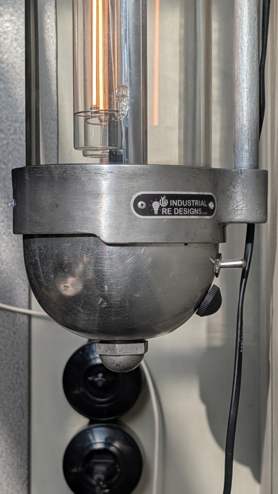 Philips Hellux Aplique Modificado. – Glass, Metal (photo 7 of 11)