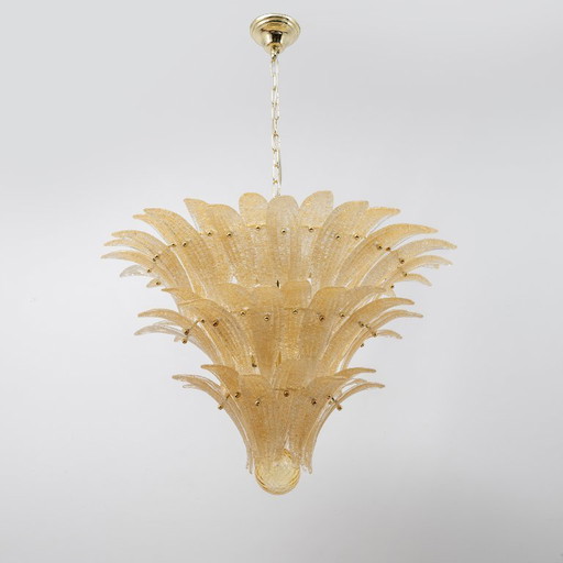 Lustre suspendu en verre de Murano doré et palmette style Barovier & Toso