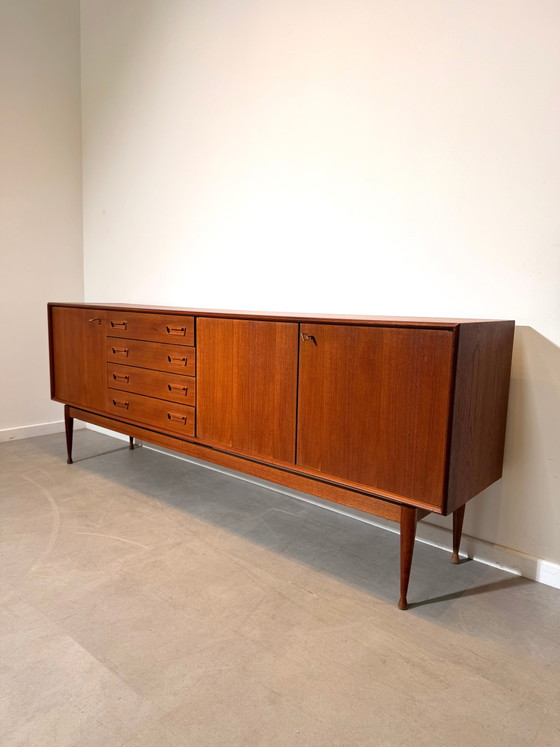 Image 1 of Buffet en teck de style moderne du milieu du siècle | Design scandinave