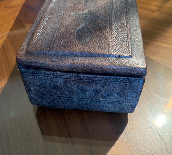 Vintage Tuareg/Niger Gift Box Set in Wood and Hand-Carved Black Leather (Duo) – Decorative Objects (photo 17 of 26)