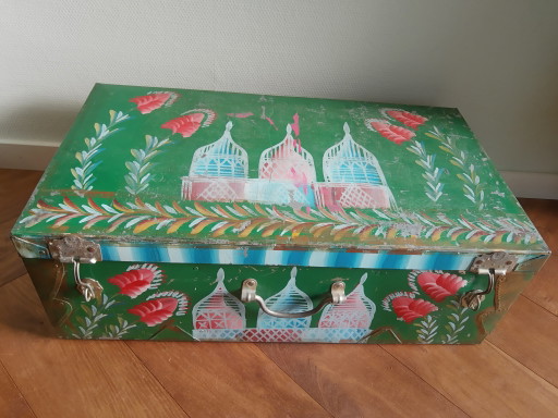 Unieke vintage Rajasthan handbeschilderde bruidskist reiskist van metaal 