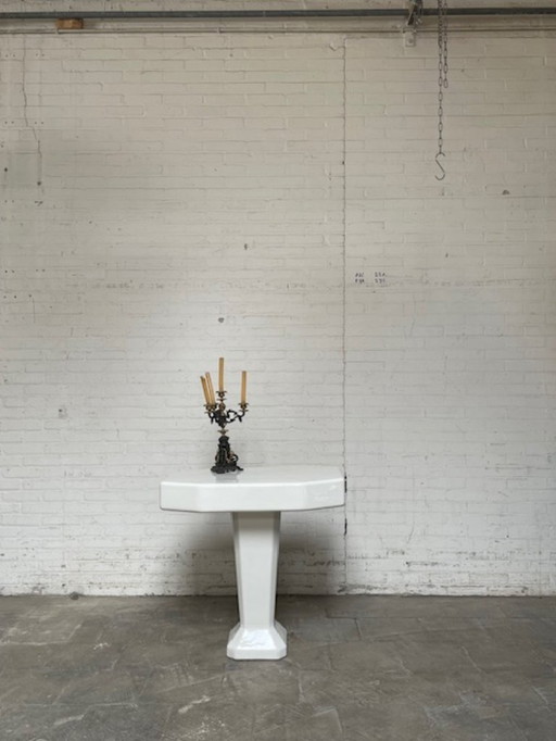 Table murale en porcelaine