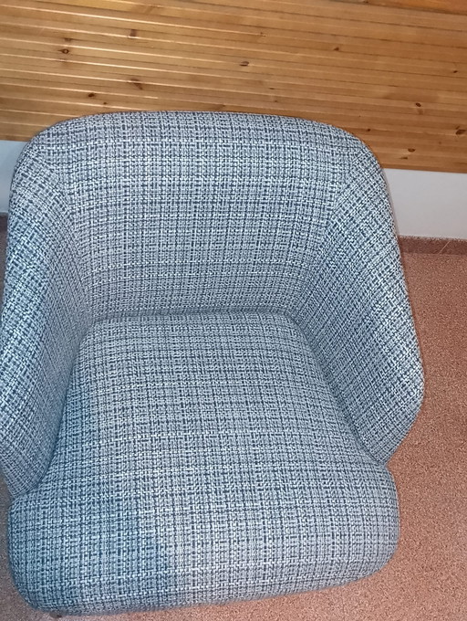 Giorgetti-Sessel in ausgezeichnetem Zustand finden Sie bei Aprilia (Latina).