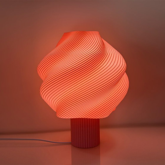 Image 1 of Lámpara escultural Magda | Totalmente rosa