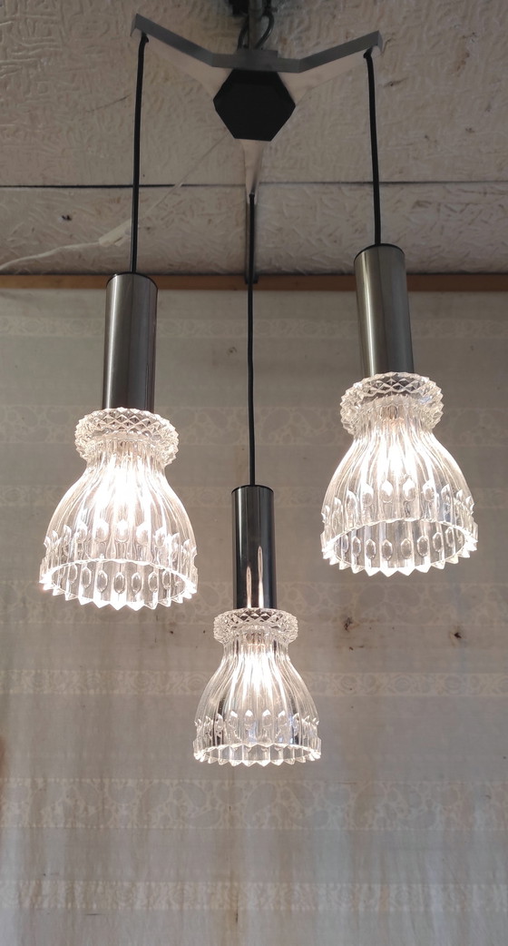 Image 1 of Three-light cascading pendant light in chromed metal and crystal - mid-20th century