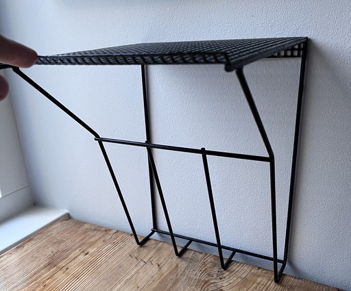 Support mural / porte-revues Pilastro – Tjerk Reijenga – années 1960