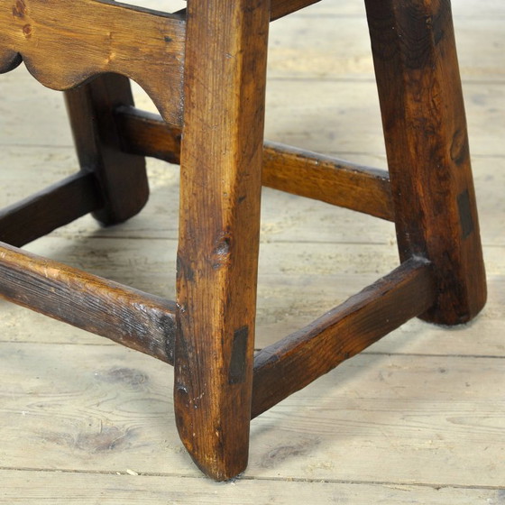 Image 1 of Small oak Spanish table, circa 1840