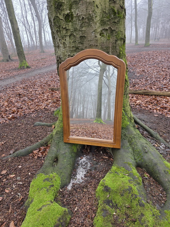 Image 1 of Specchio da parete vintage in legno dalla forma organica