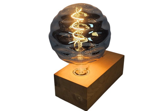 Es geht um die Tischleuchte Romy - Kobe Modell - Eschenholz - 2022