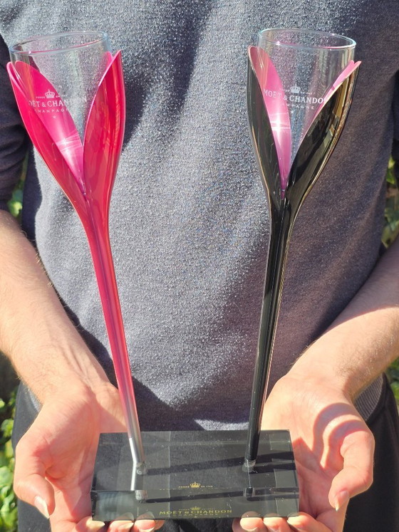 Image 1 of Champagne flutes in houders Moët & Chandon