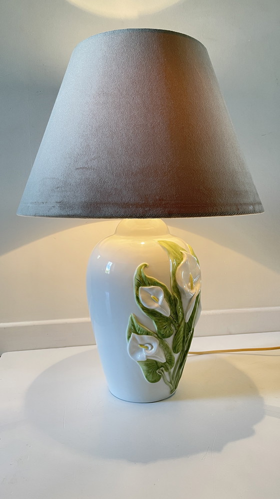 Image 1 of Lampada in ceramica italiana con fiori di arum