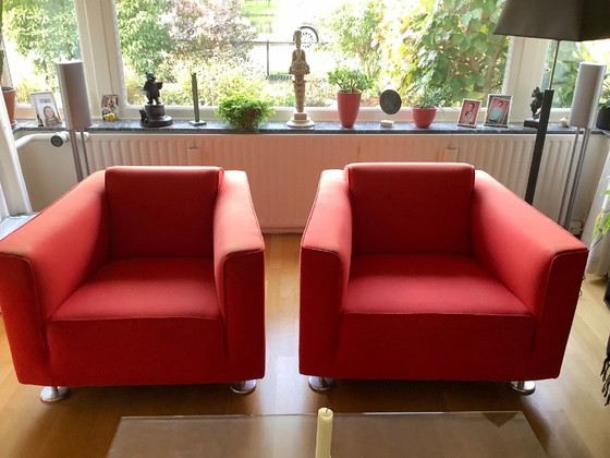 2 rote Sessel von roderick vos, Design on Stock, Stoff (Foto 2 von 16)