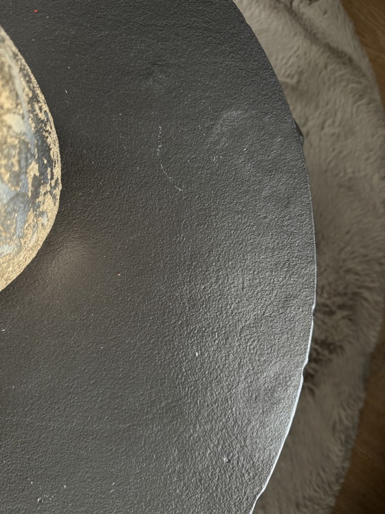 Schöner durchbrochener Stahltisch – Couchtische, Iron (photo 4 of 5)