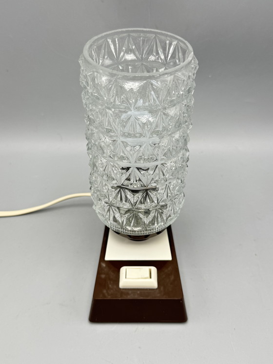 Image 1 of Vintage tafellamp met glazen kap (jaren ’70 stijl)
