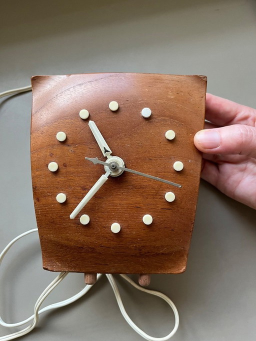 L.E.K.A Ruurlo walnut desk clock vintage