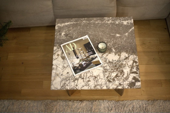 Image 1 of Couchtisch quadrata Forest Snow aus Naturstein und Massivholz Eiche